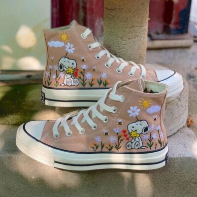 Snoopy Hand-Embroidered Converse Chuck Taylor 1970s - All Star Classic