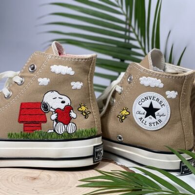 Snoopy Hand-Embroidered Converse Chuck Taylor 1970s - All Star Classic