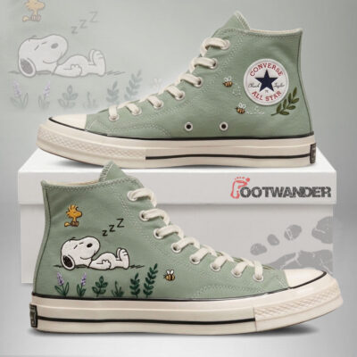 Snoopy Hand-Embroidered Converse Chuck Taylor 1970s - All Star Classic