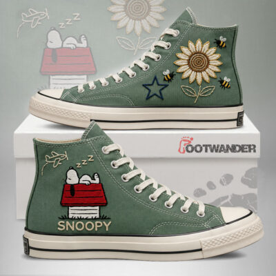 Snoopy Hand-Embroidered Converse Chuck Taylor 1970s - All Star Classic